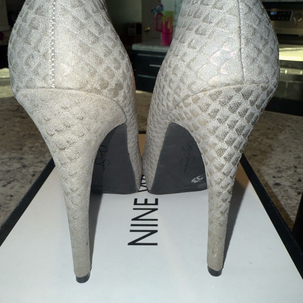 Jessica Simpson Silver Patterned Heels - Picture 7 of 12